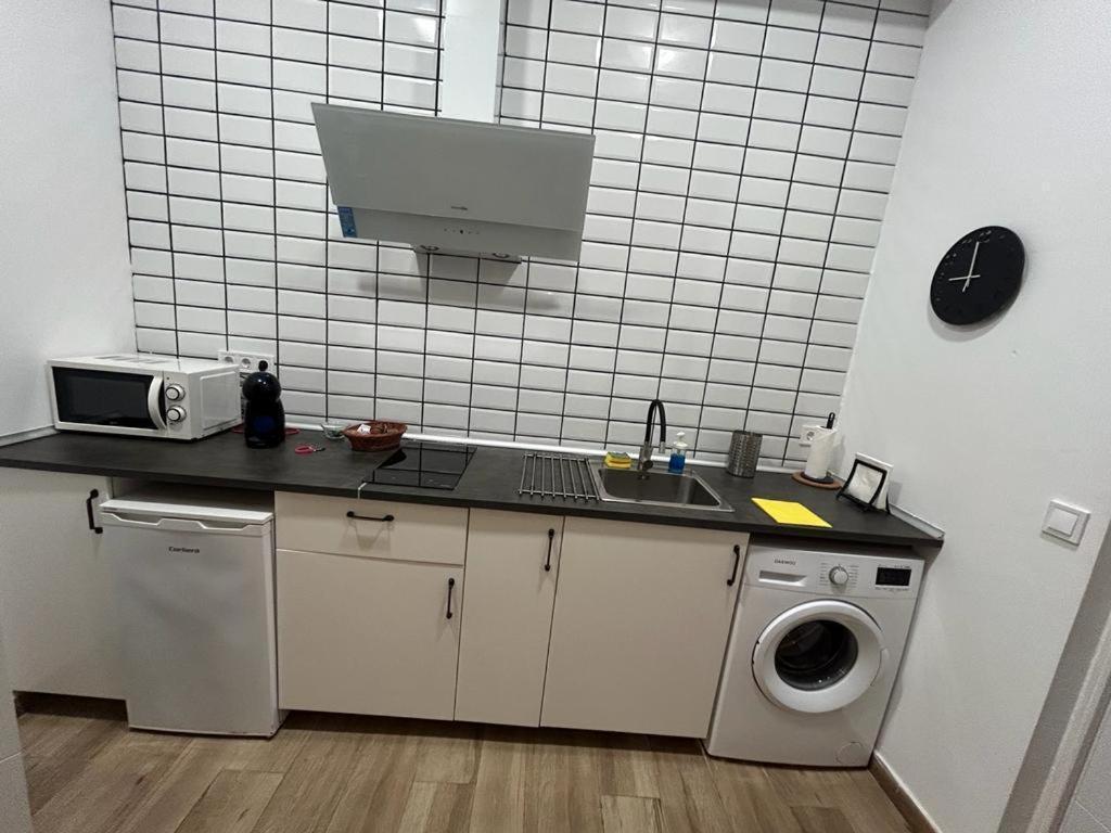 Apartamentos Pino Benidorm Bagian luar foto